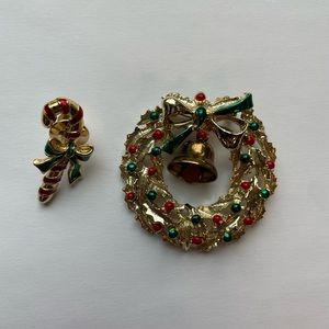 Gold Christmas wreath and candy cane pin. Vintage